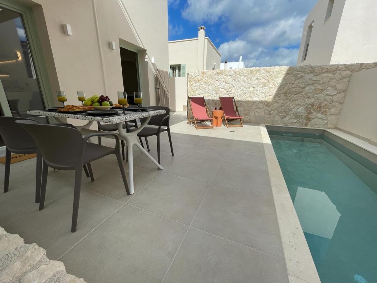 Emporio  Sugarwhite Suites With Private Not Heated Pool מראה חיצוני תמונה